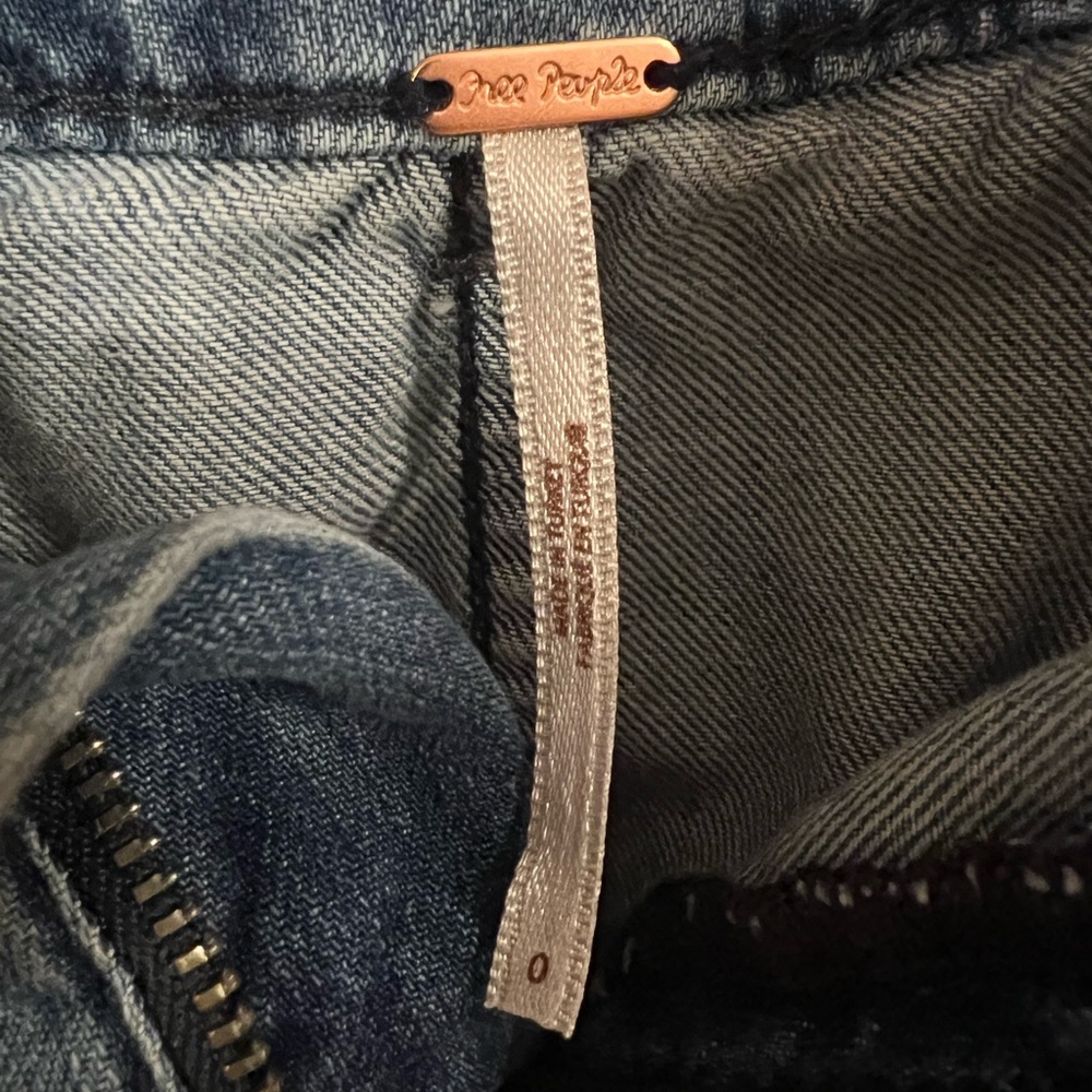 Free People Splendor in the Grass Paper bag waist mini denim skirt size 0 - Picture 6 of 6